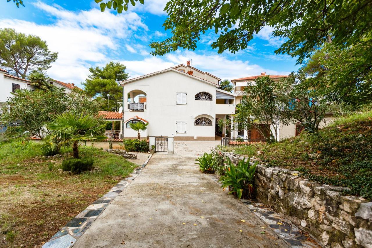 Apartmani Mili Malinska Exterior foto