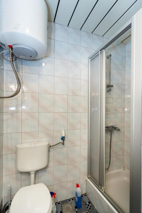 Apartmani Mili Malinska Exterior foto