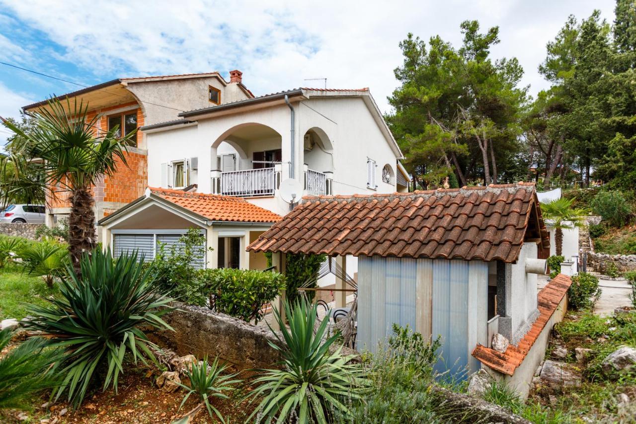 Apartmani Mili Malinska Exterior foto