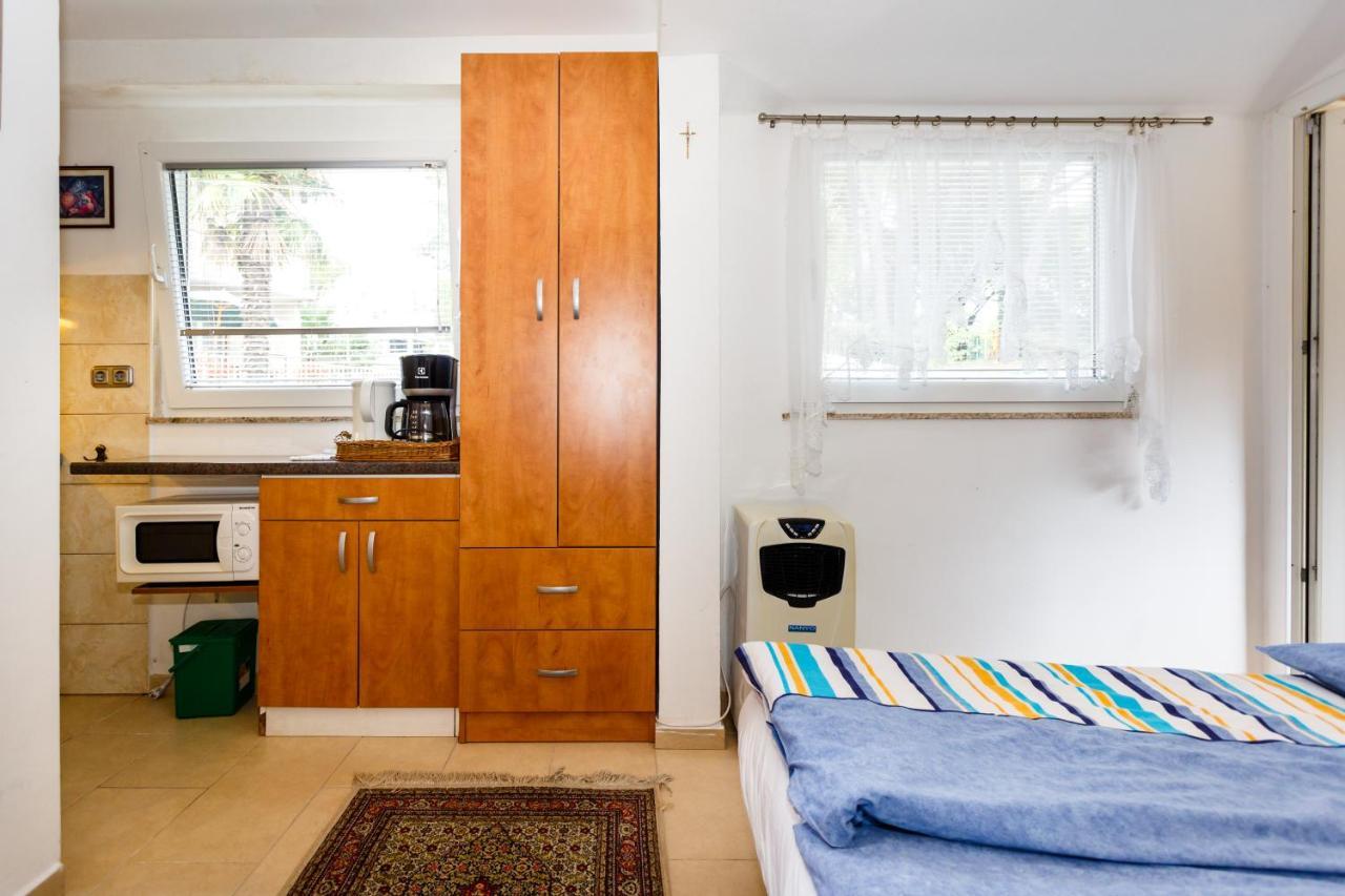 Apartmani Mili Malinska Exterior foto