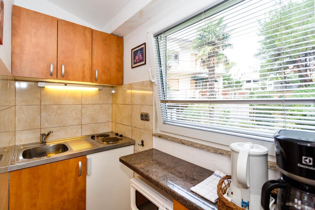 Apartmani Mili Malinska Exterior foto