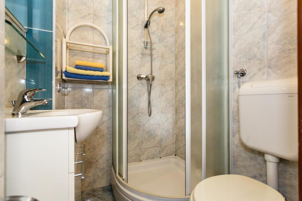 Apartmani Mili Malinska Exterior foto