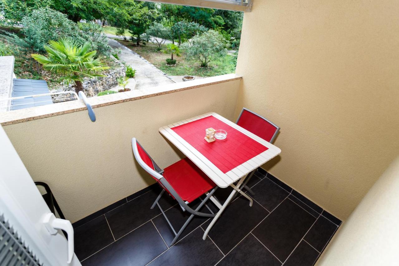 Apartmani Mili Malinska Exterior foto