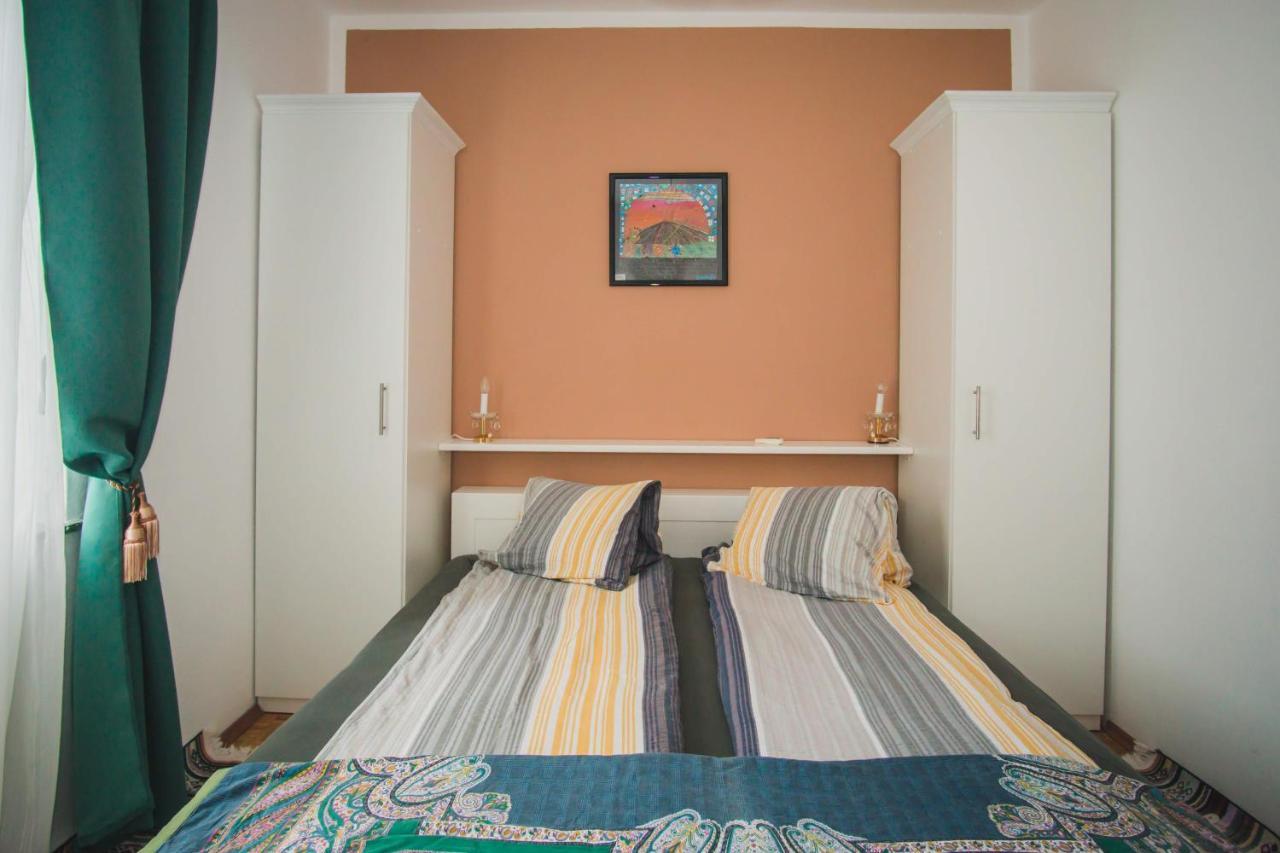 Apartmani Mili Malinska Exterior foto